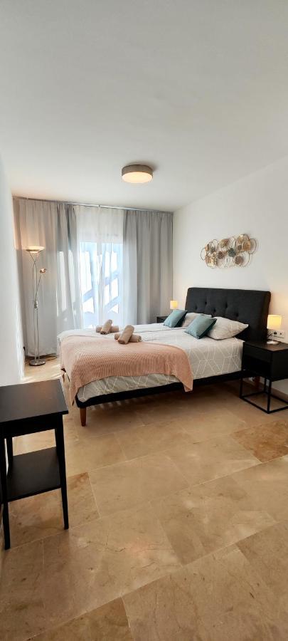 Puerto De La Duquesa Sea View Apartment มานิลบา ภายนอก รูปภาพ