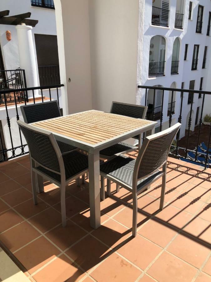 Puerto De La Duquesa Sea View Apartment มานิลบา ภายนอก รูปภาพ